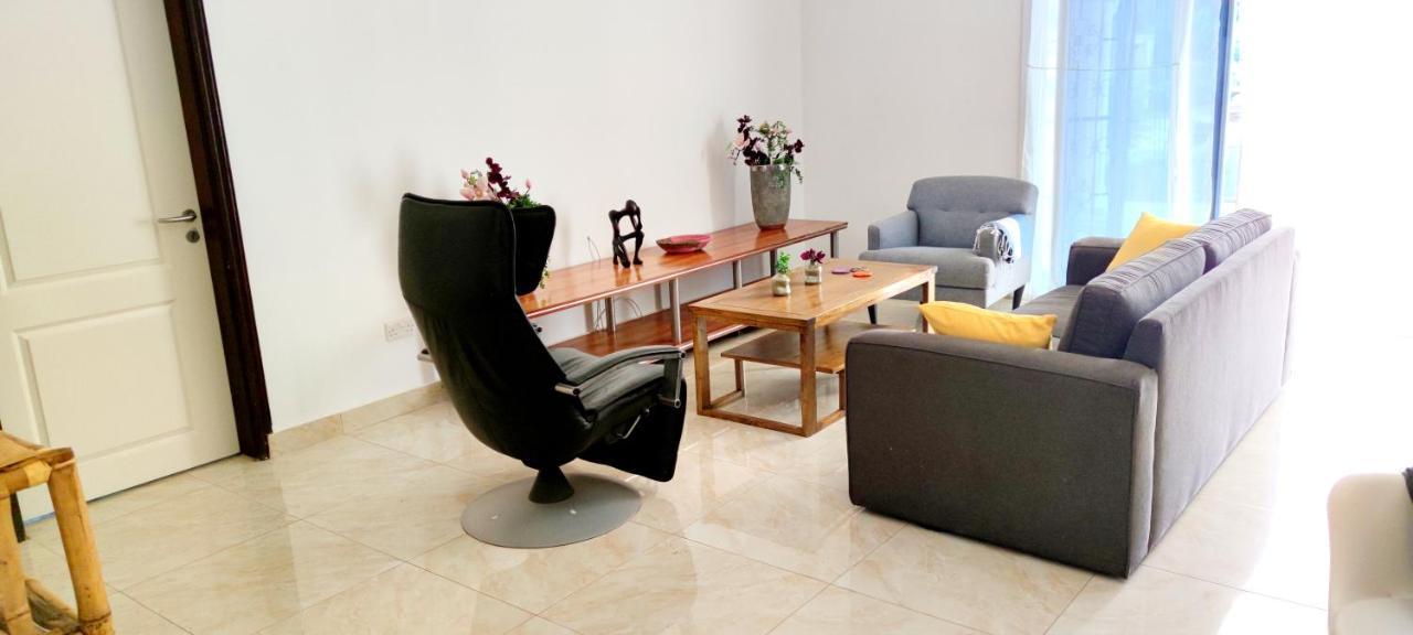Dulaa Deema Residence Brufut Heights Tranquil Exteriér fotografie